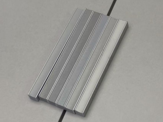 瓷磚美縫做同色系還是做定制調(diào)色？